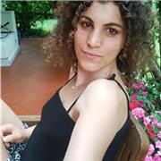 Laureata in Filosofia impartisce lezioni di Filosofia, Italiano e Storia per ragazzi